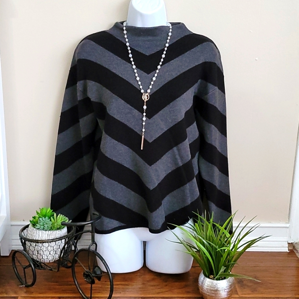 Black/Gray Sweater size S